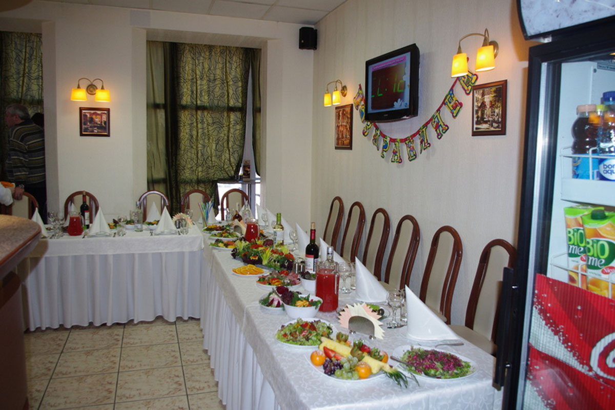 Основной зал — Кафе Ника