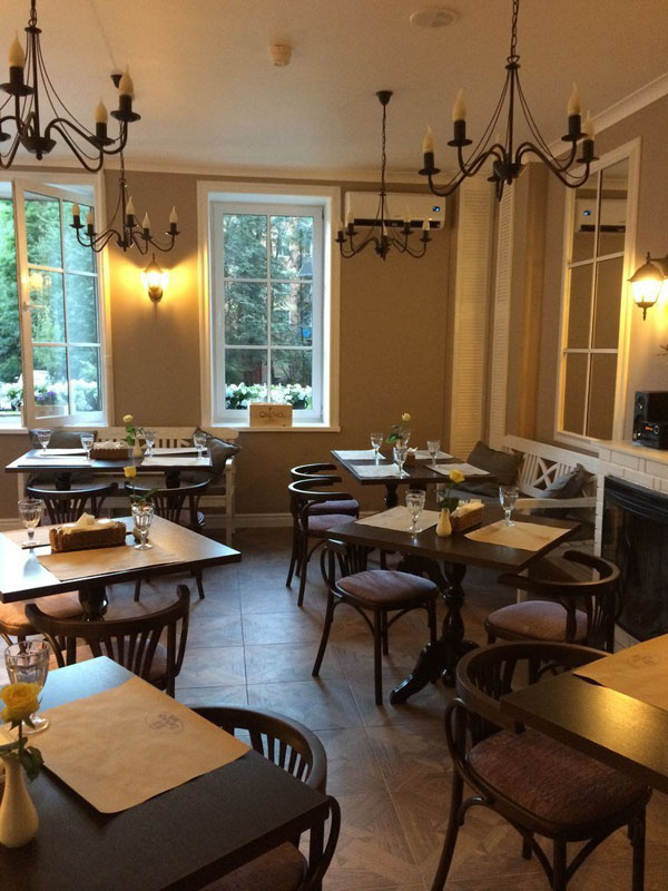 Кафе Гостиная на Матроса Железняка — Основной зал, фото банкетного зала