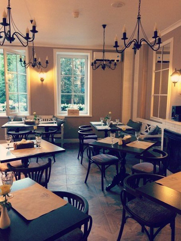 Основной зал — Кафе Гостиная на Матроса Железняка