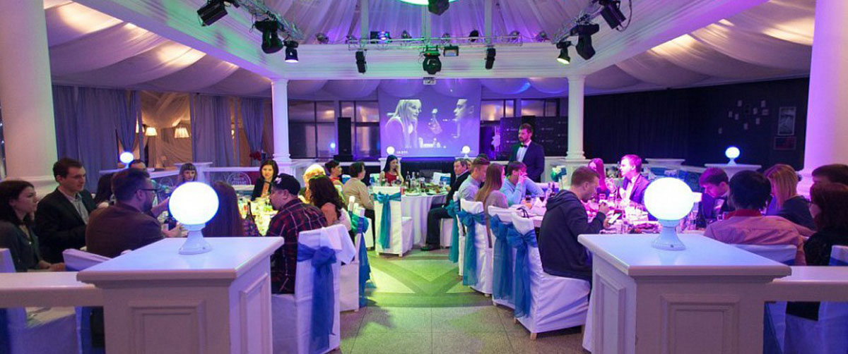 Основной зал — Ресторан ПАККЕРИ