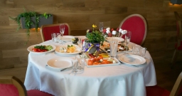 Основной зал — интерьер зала