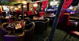 Основной зал — интерьер зала