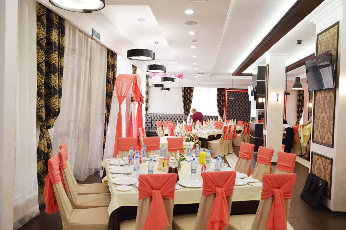 Зал на 100 человек — Давыдов