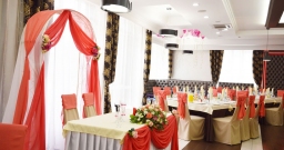 Зал на 100 человек