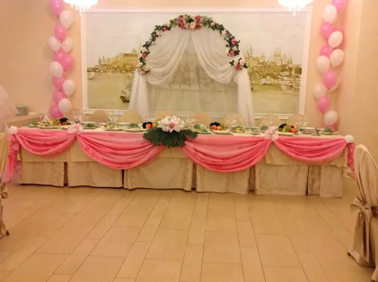 Зал на 100 человек