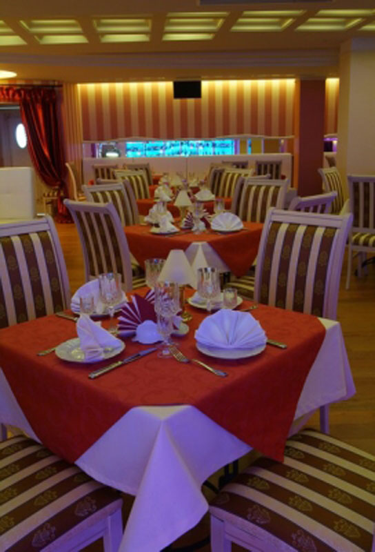 Основной зал