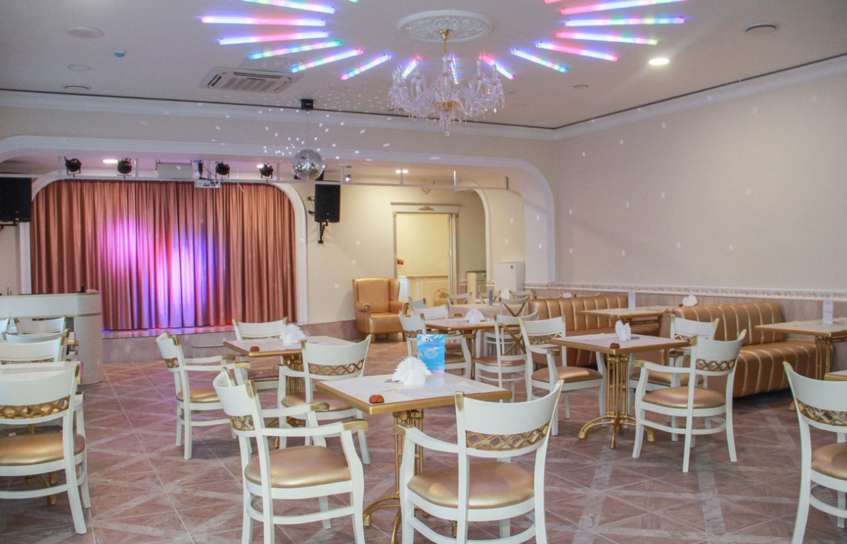 Зал на 70 человек — Брийон