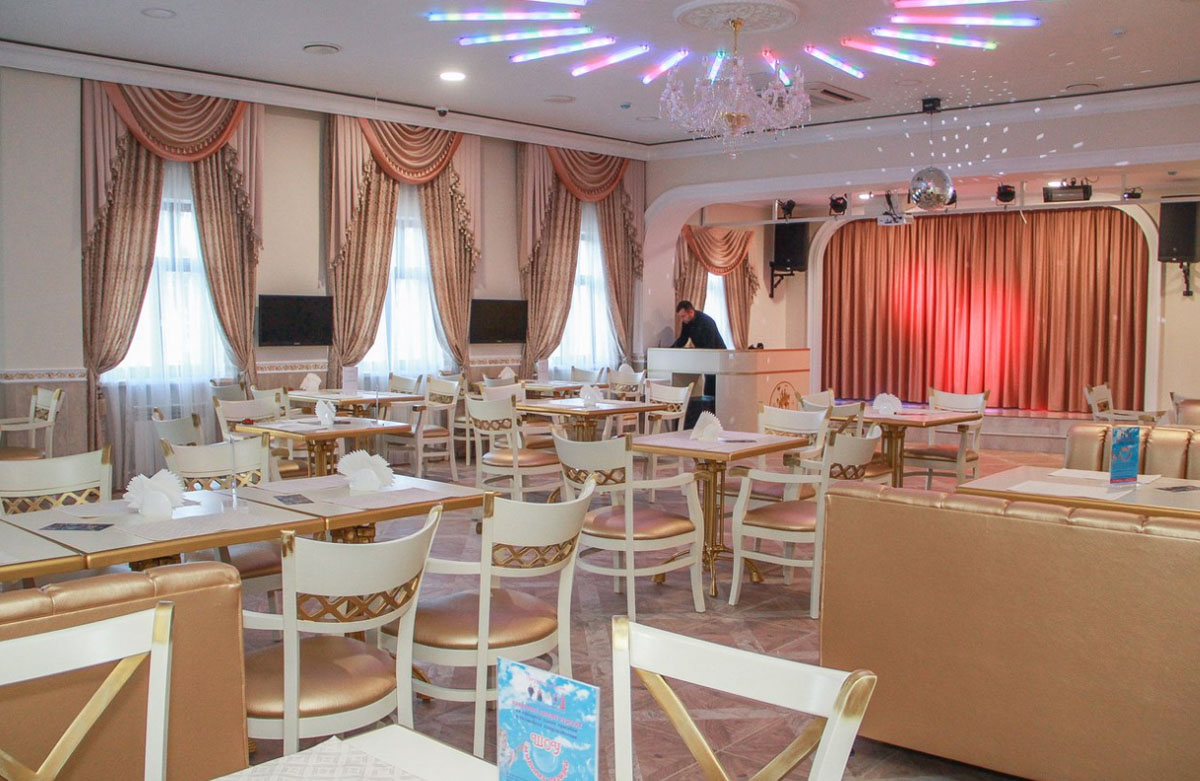 Зал на 70 человек — Брийон