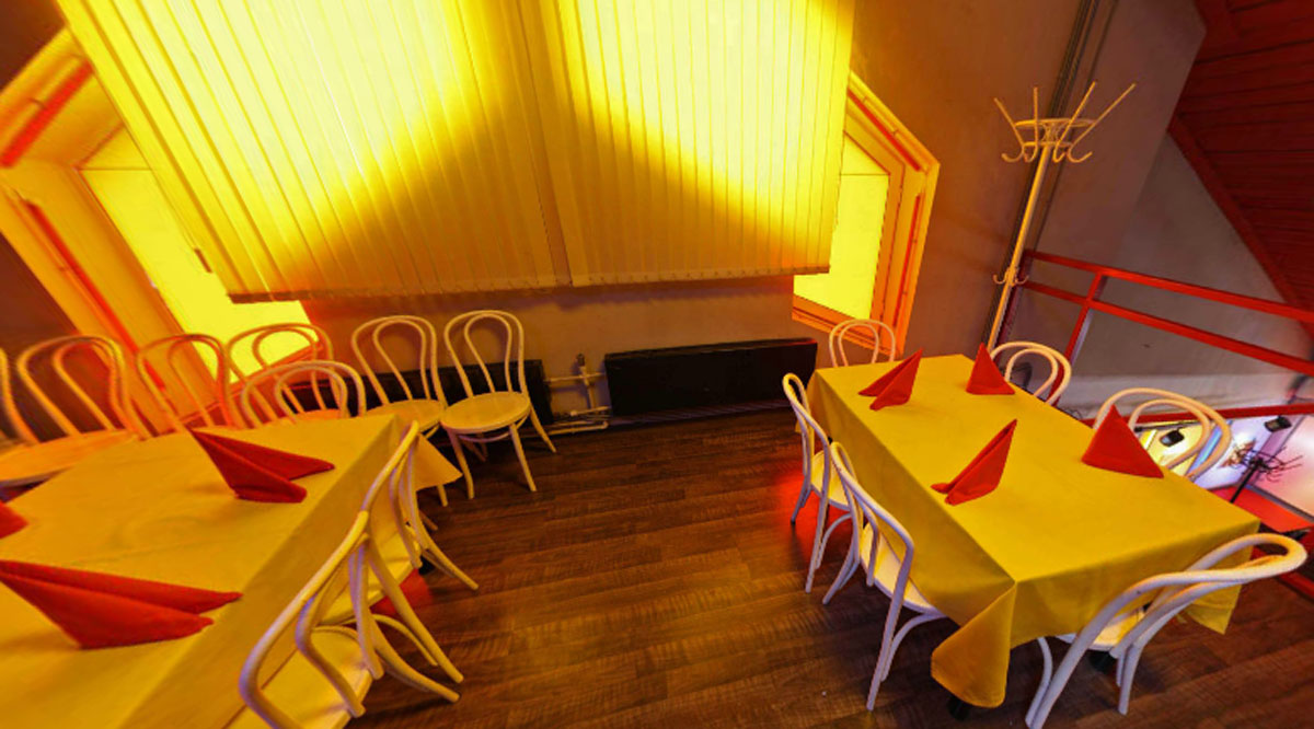 Зал на 250 человек — Маяковский. Желтая кофта