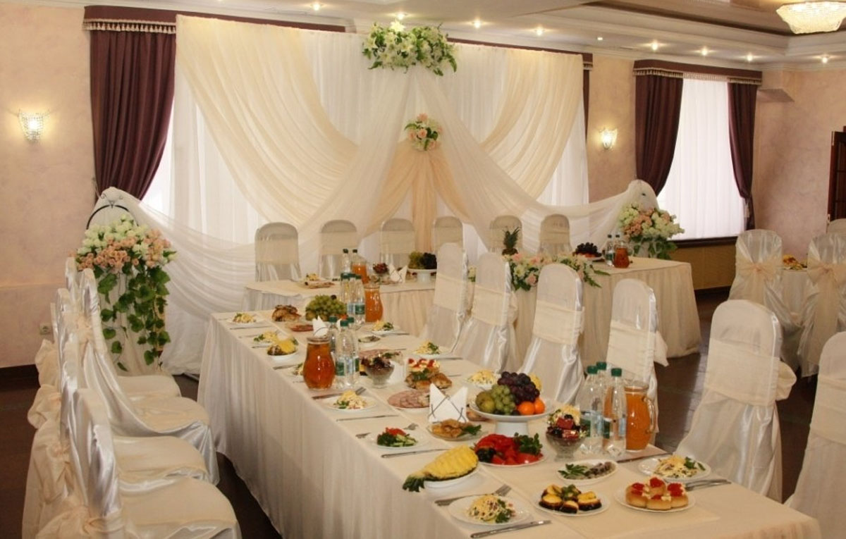 Зал на 100 человек — Сосновая роща