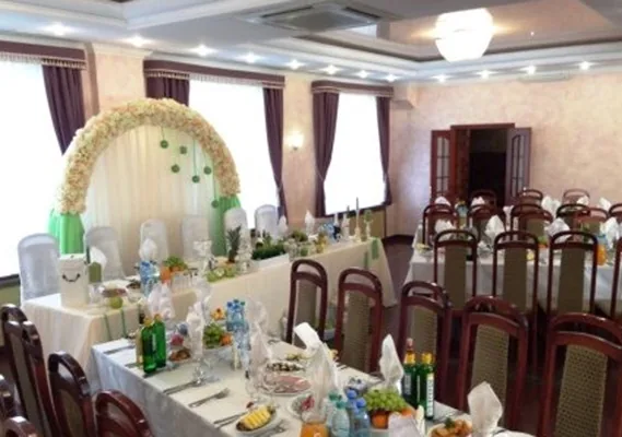 Зал на 100 человек — подробнее о зале