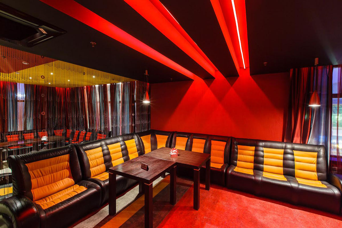 Зал на 100 человек — Родина