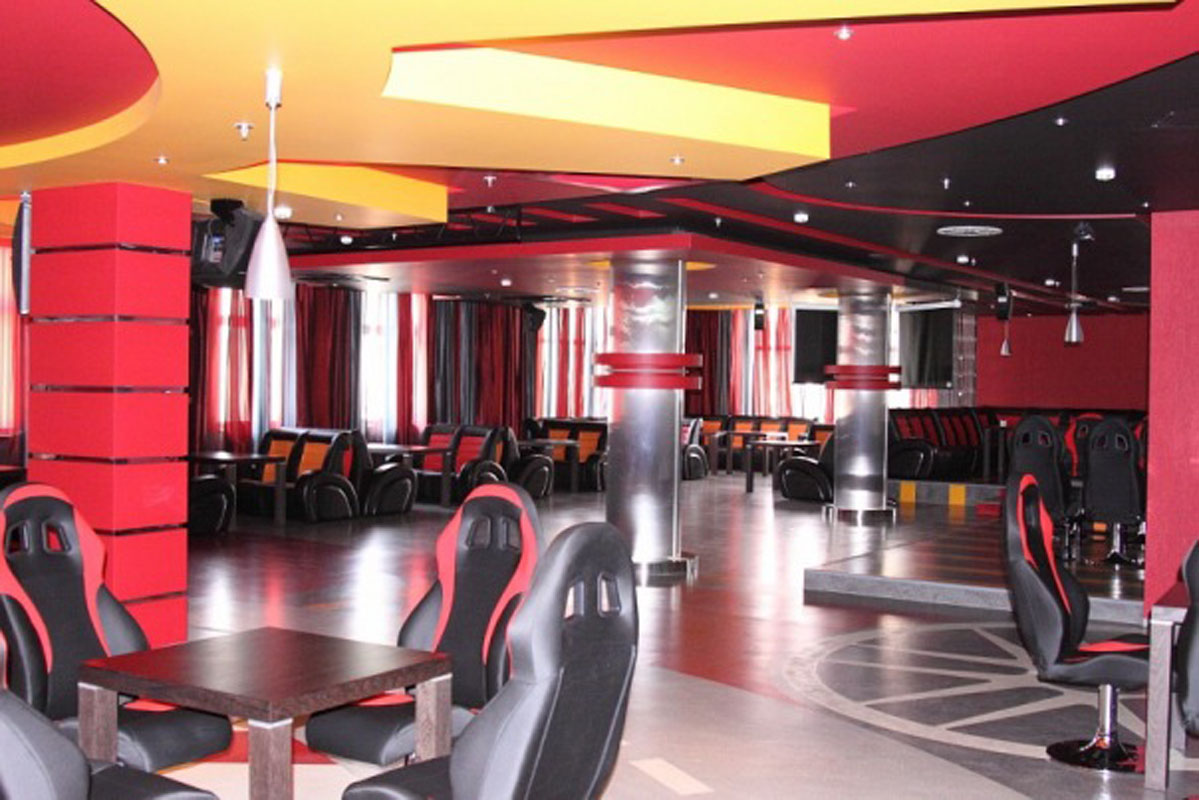 Зал на 100 человек — Родина