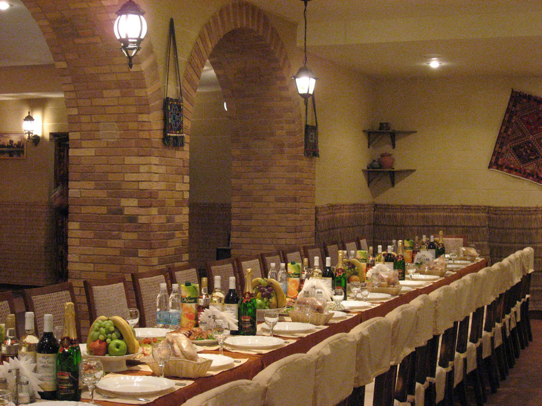 Основной зал — Бакинский дворик