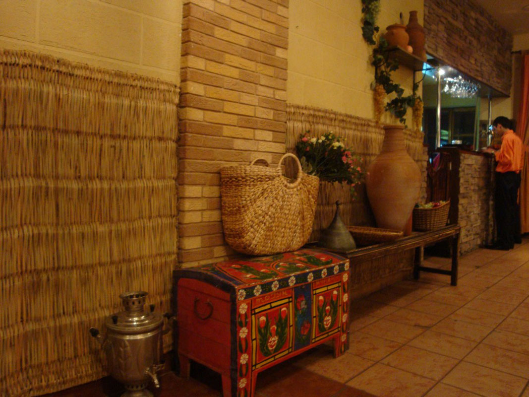 Основной зал — Бакинский дворик