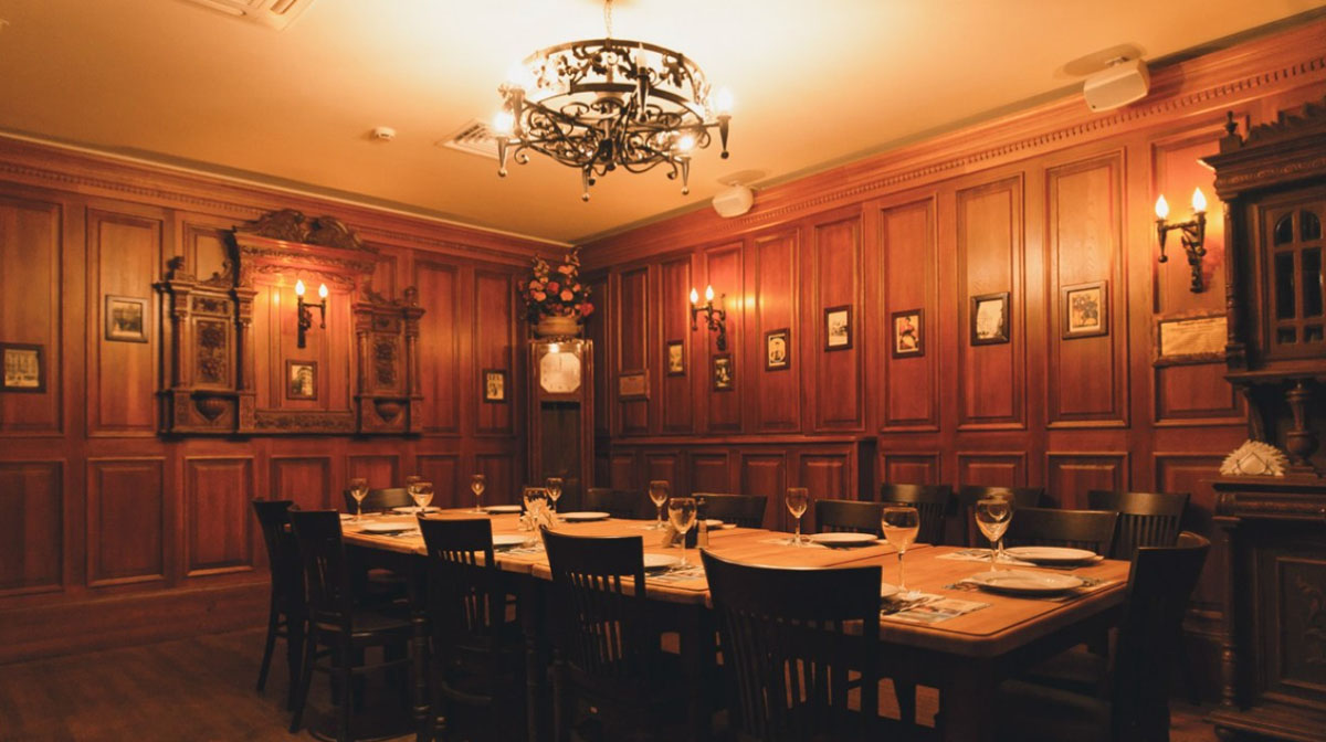 VIP-зал — Максимилианс