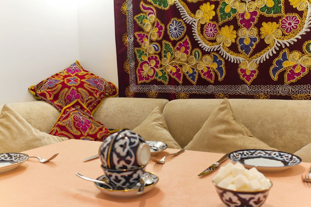 Зал на 30 человек — Рубаи на Амирхана