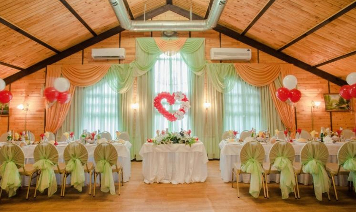 Зал на 130 человек — Смак на Адорадского