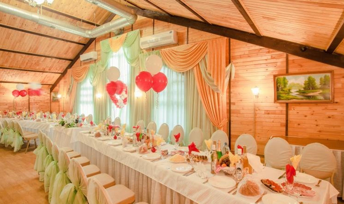 Зал на 130 человек — Смак на Адорадского