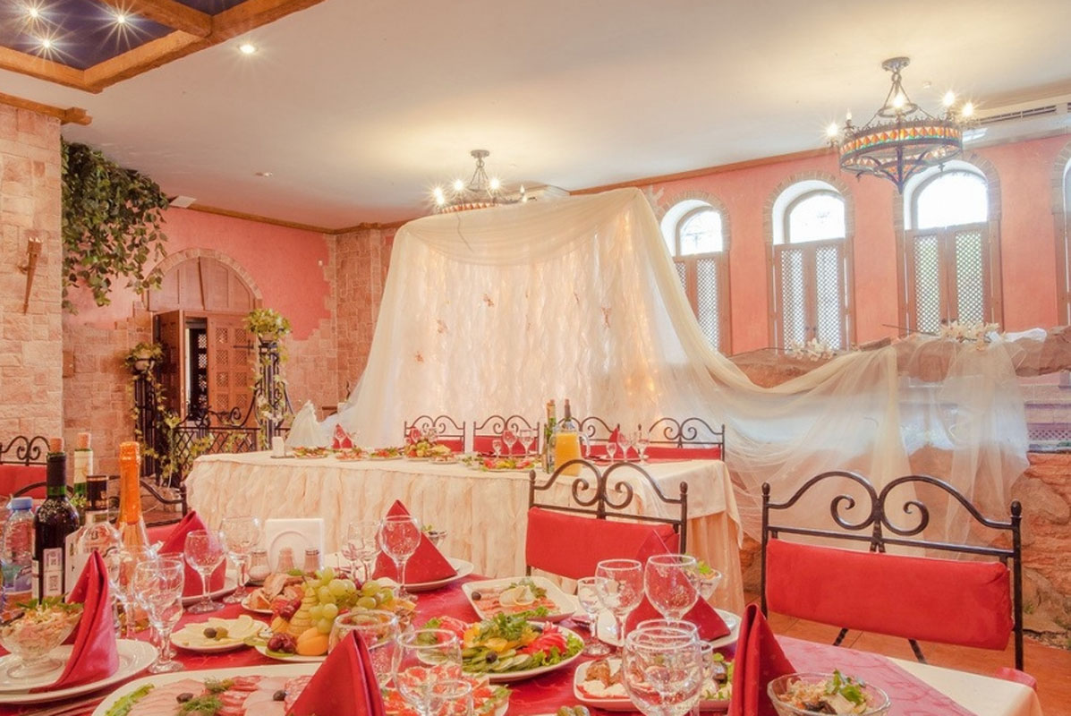 Зал на 100 человек — Александрия