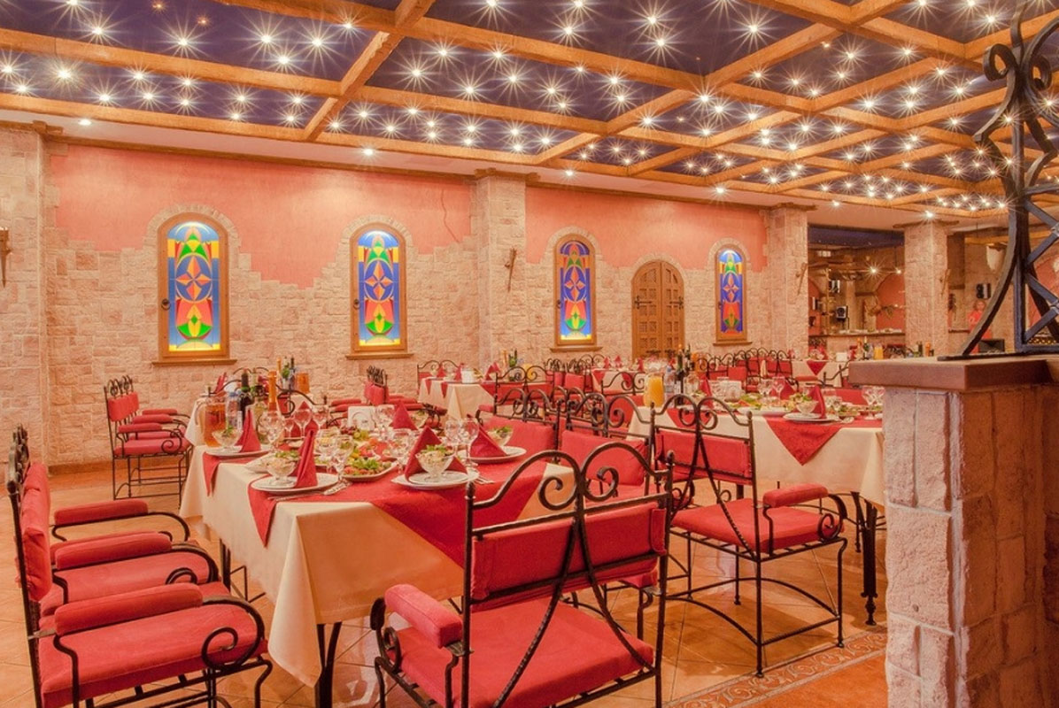 Зал на 100 человек — Александрия