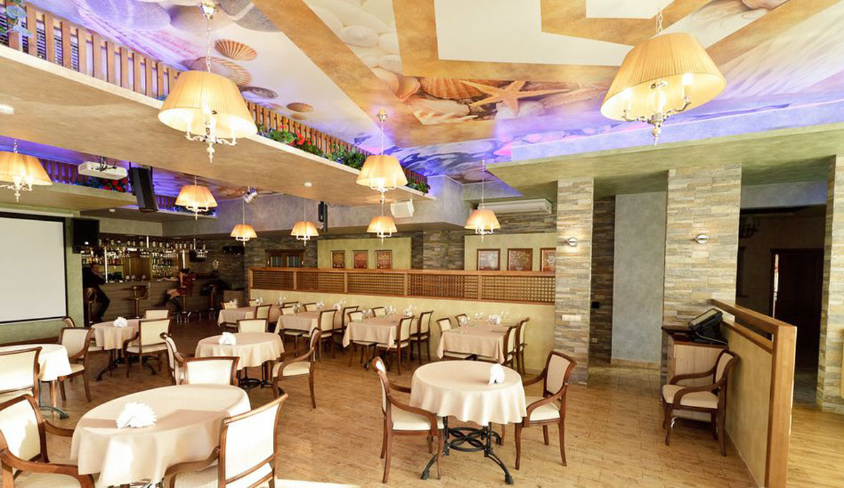 Зал на 100 человек — Сирокко