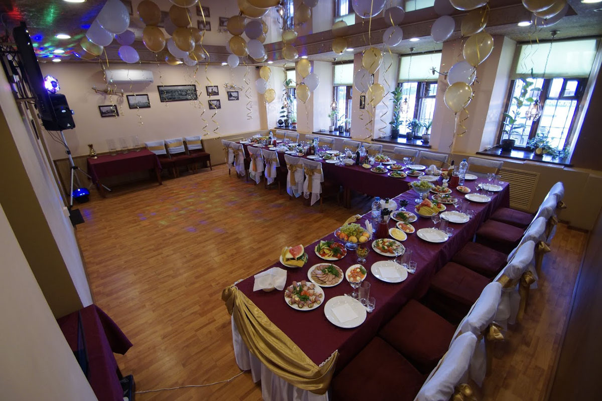 Основной зал — Демидовъ