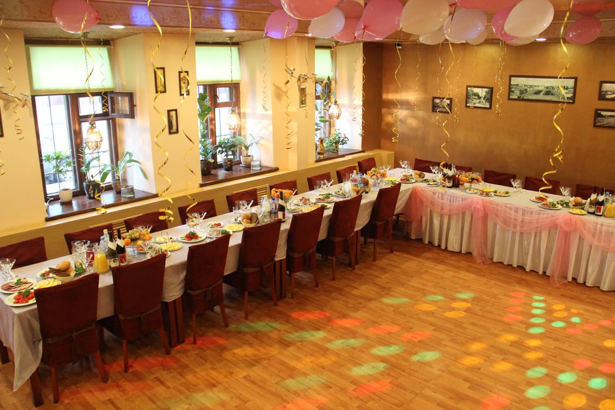 Основной зал — Демидовъ