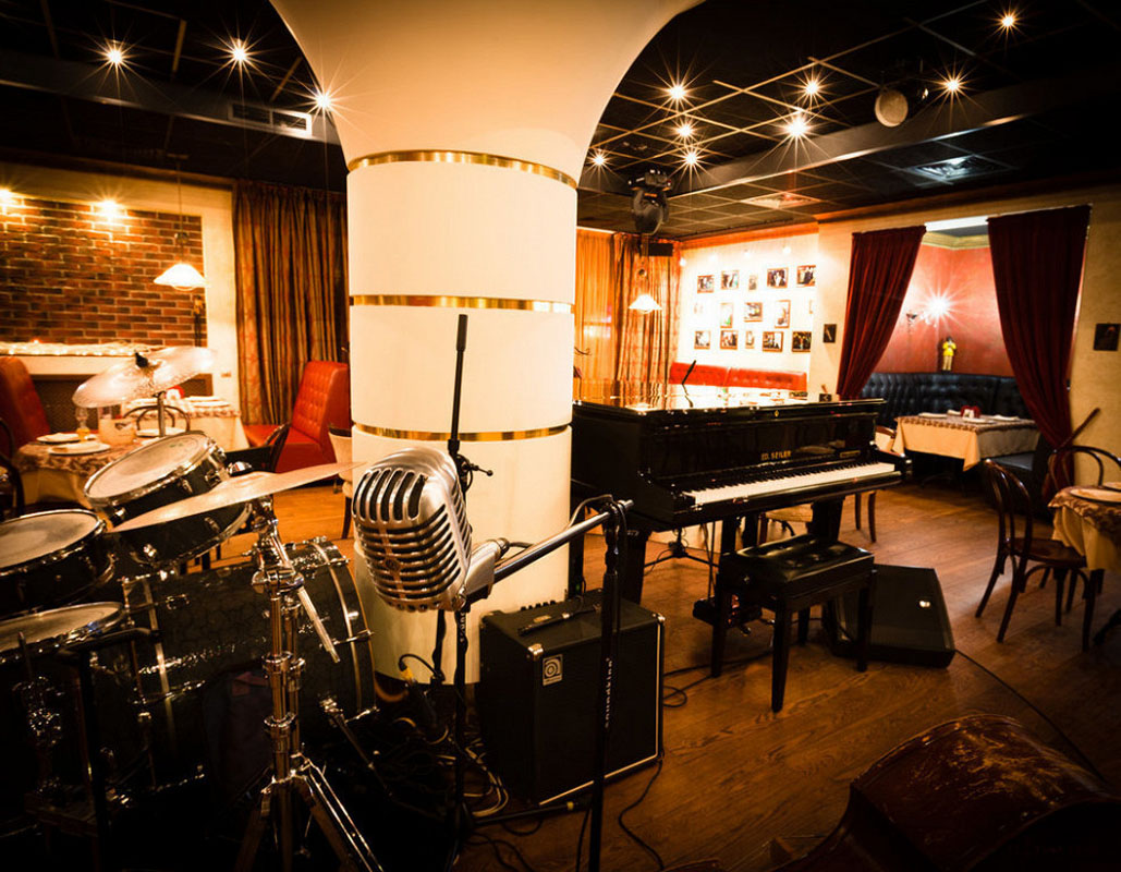 Основной зал