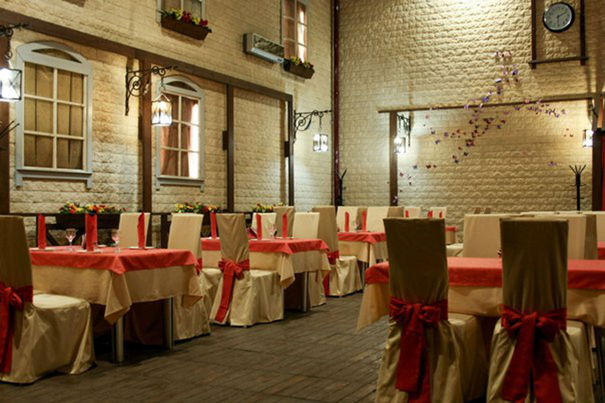 Основной зал — Кафе у Фонтана