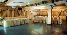 Основной зал — интерьер зала