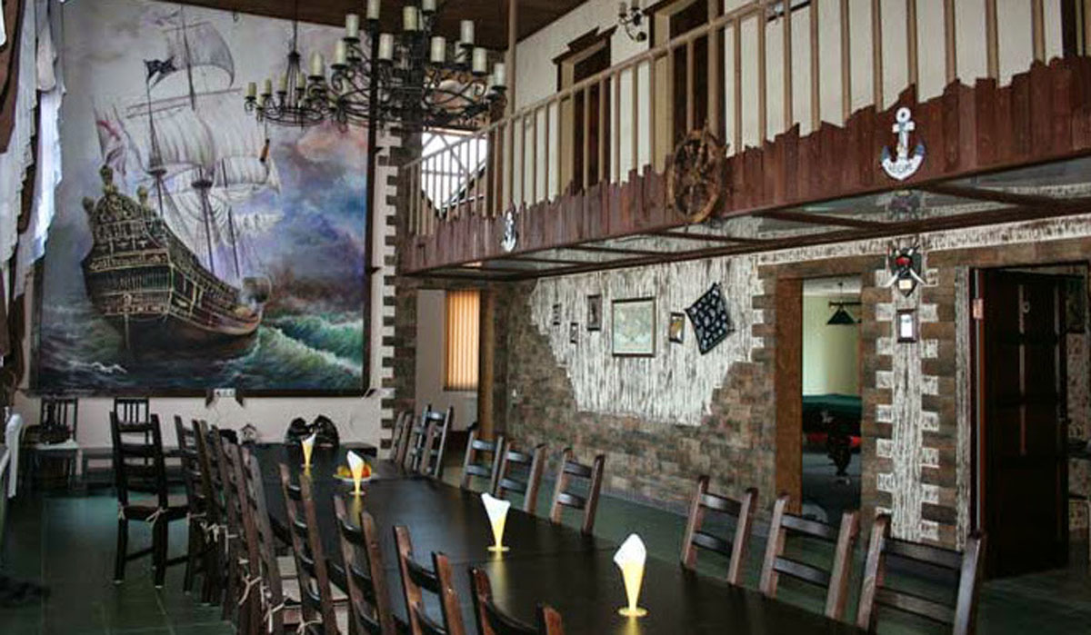 Основной зал — Тортуга