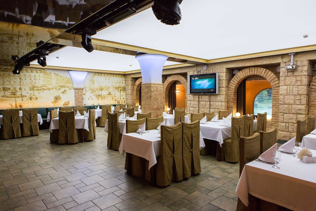 Основной зал — Ресторан Братина