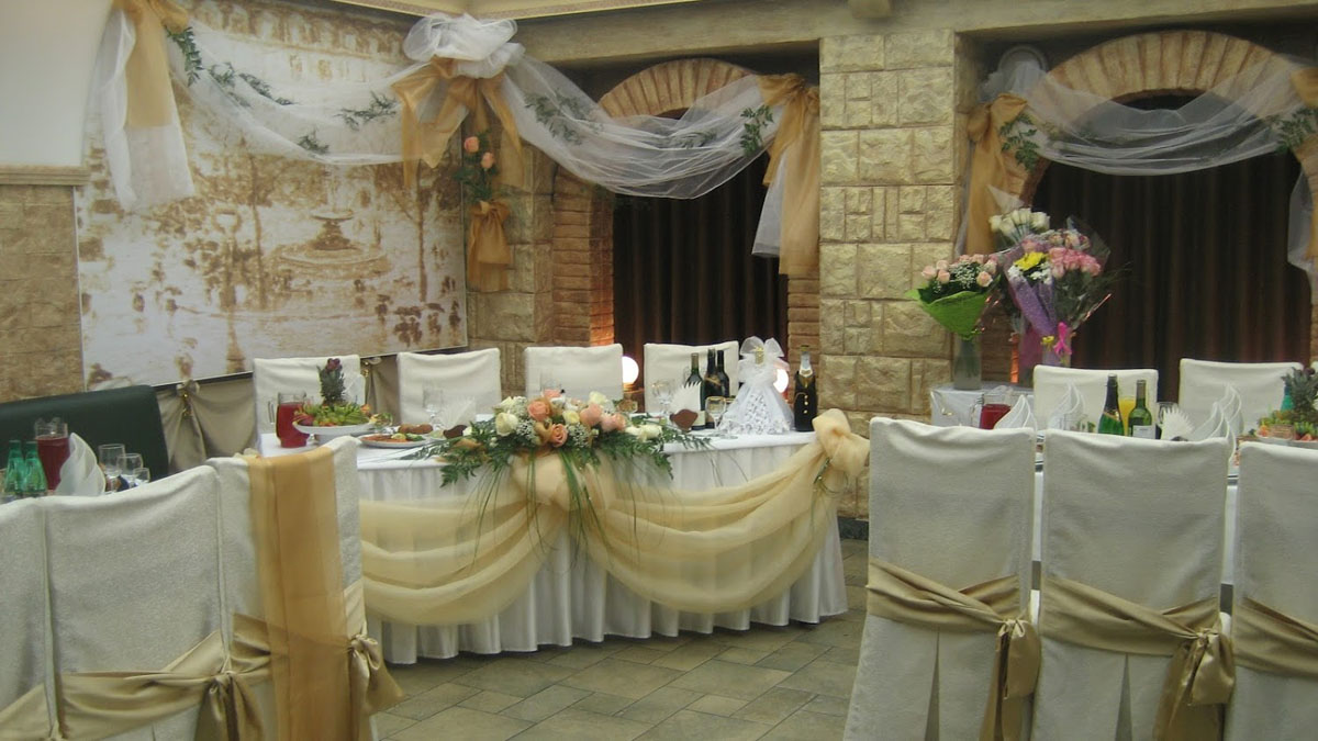 Основной зал — Ресторан Братина