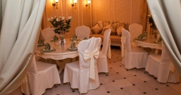 Коронный зал — подробнее о зале