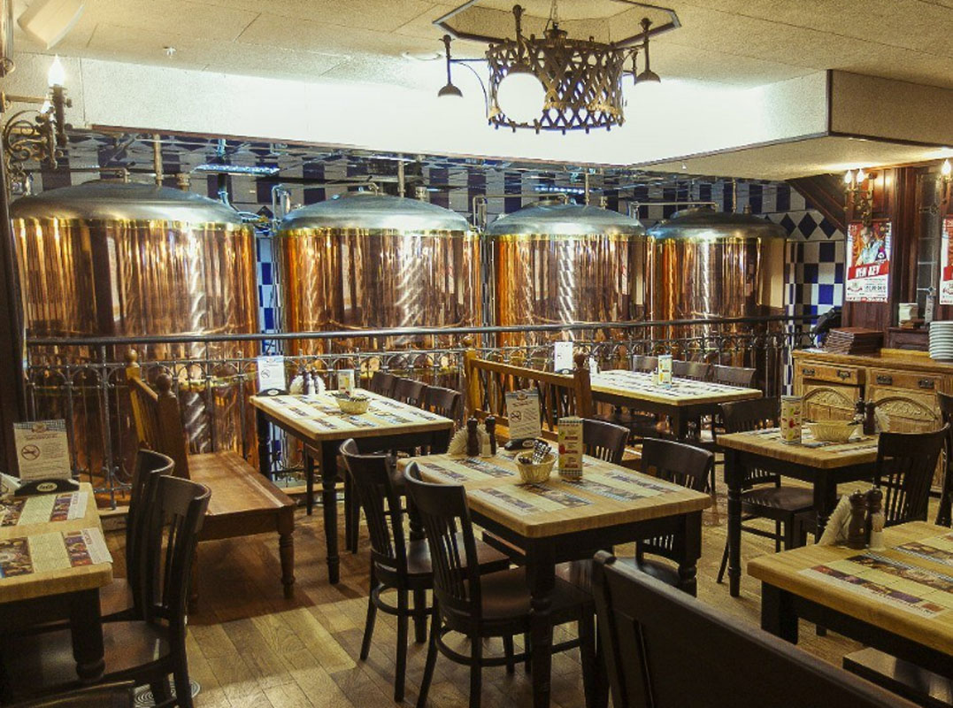 Основной зал — Максимилианс