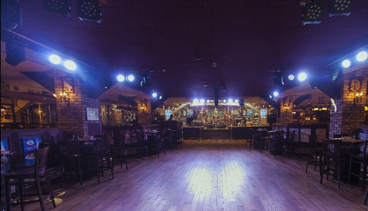 Основной зал — Максимилианс