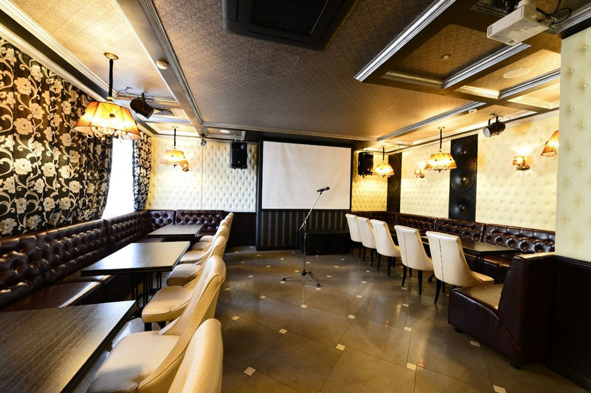 Караоке зал — банкетный зал Брассерия, фото