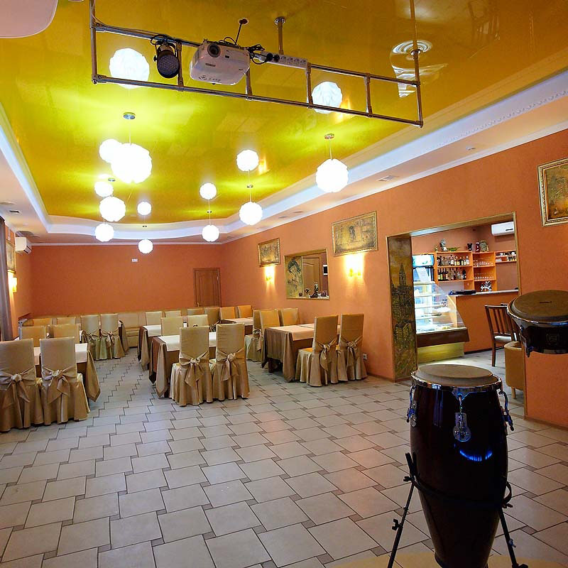 Основной зал — Queen Cake