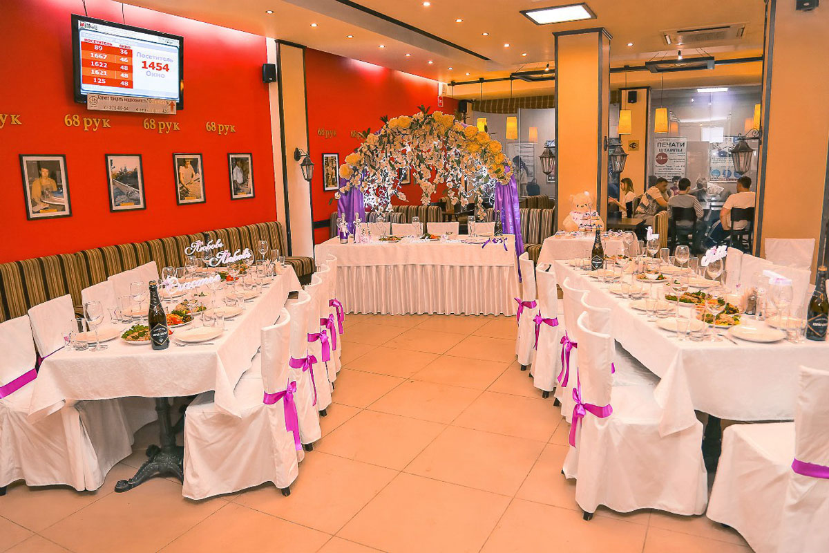 Основной зал — Cafe Prego