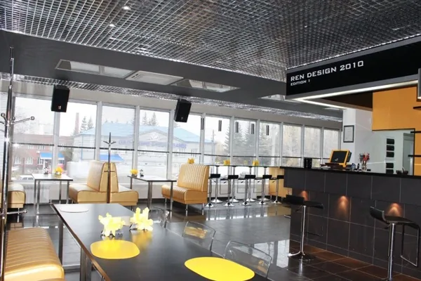 Основной зал