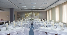 Зал на 100 человек