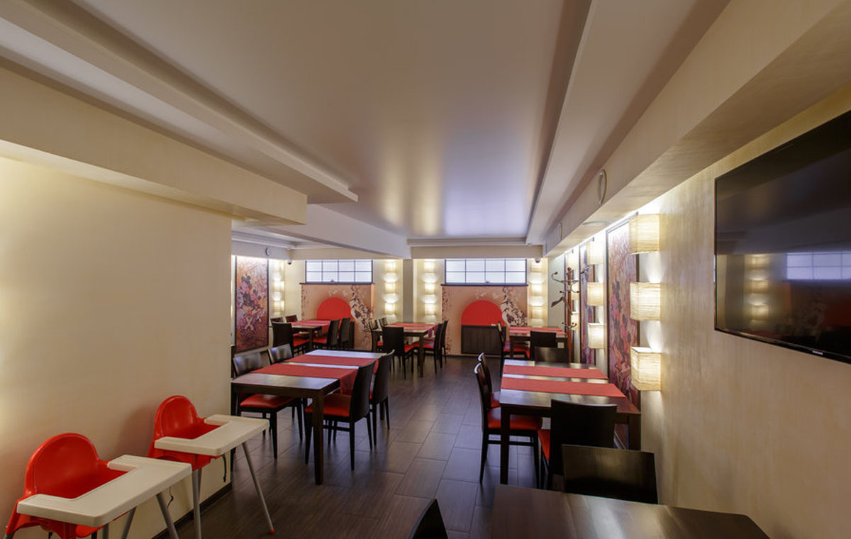 Зал на 70 человек — Японка