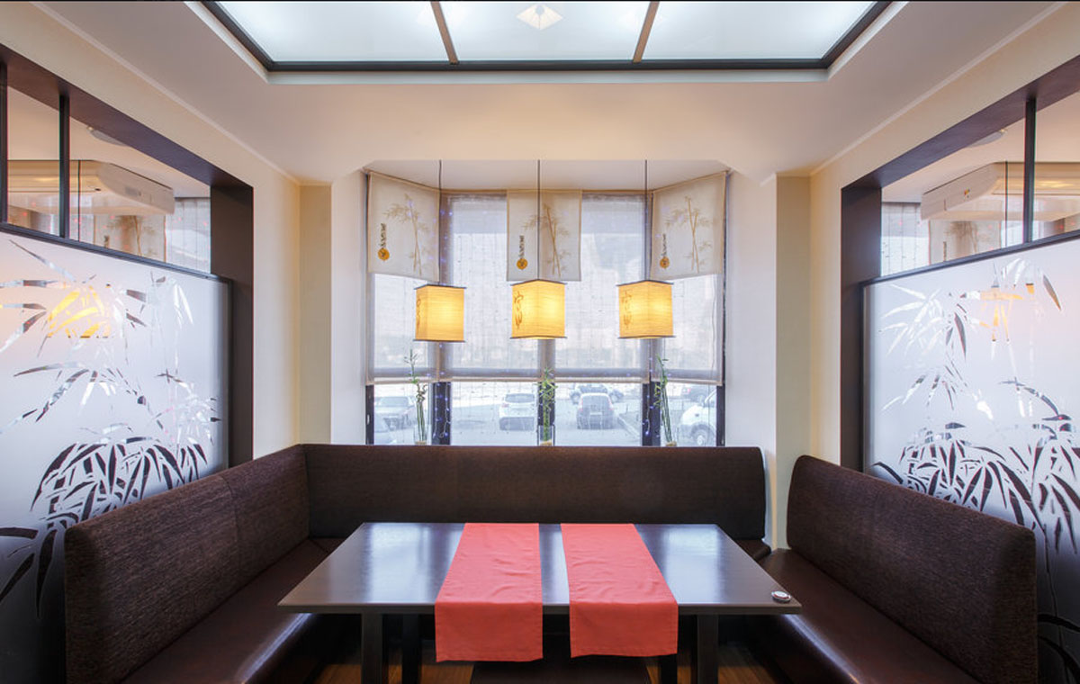 Зал на 70 человек — Японка