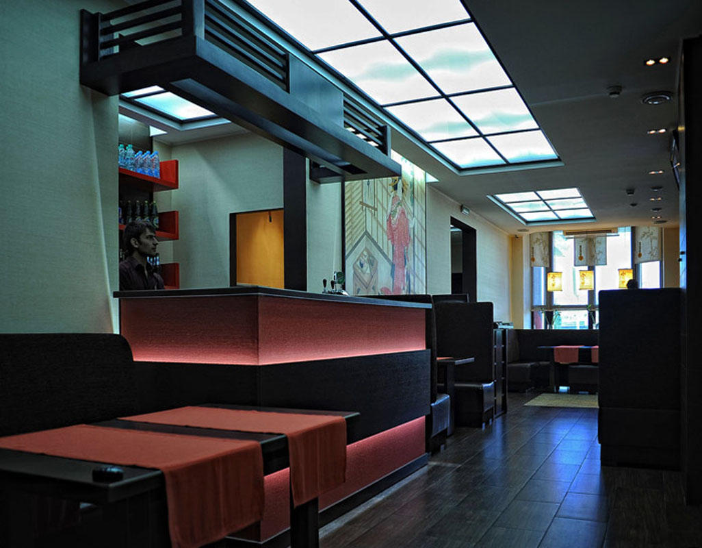 Зал на 70 человек — Японка