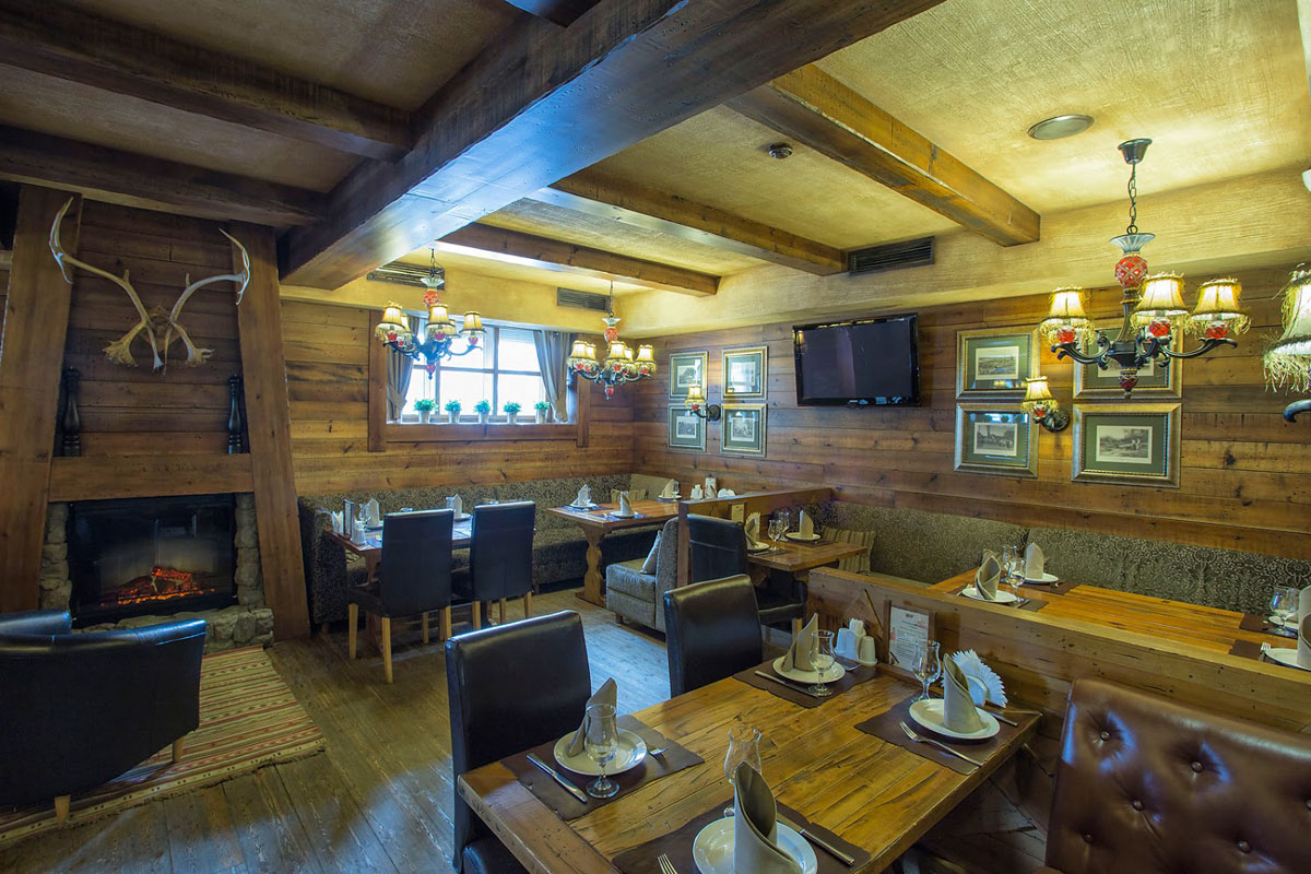 Основной зал — Барак