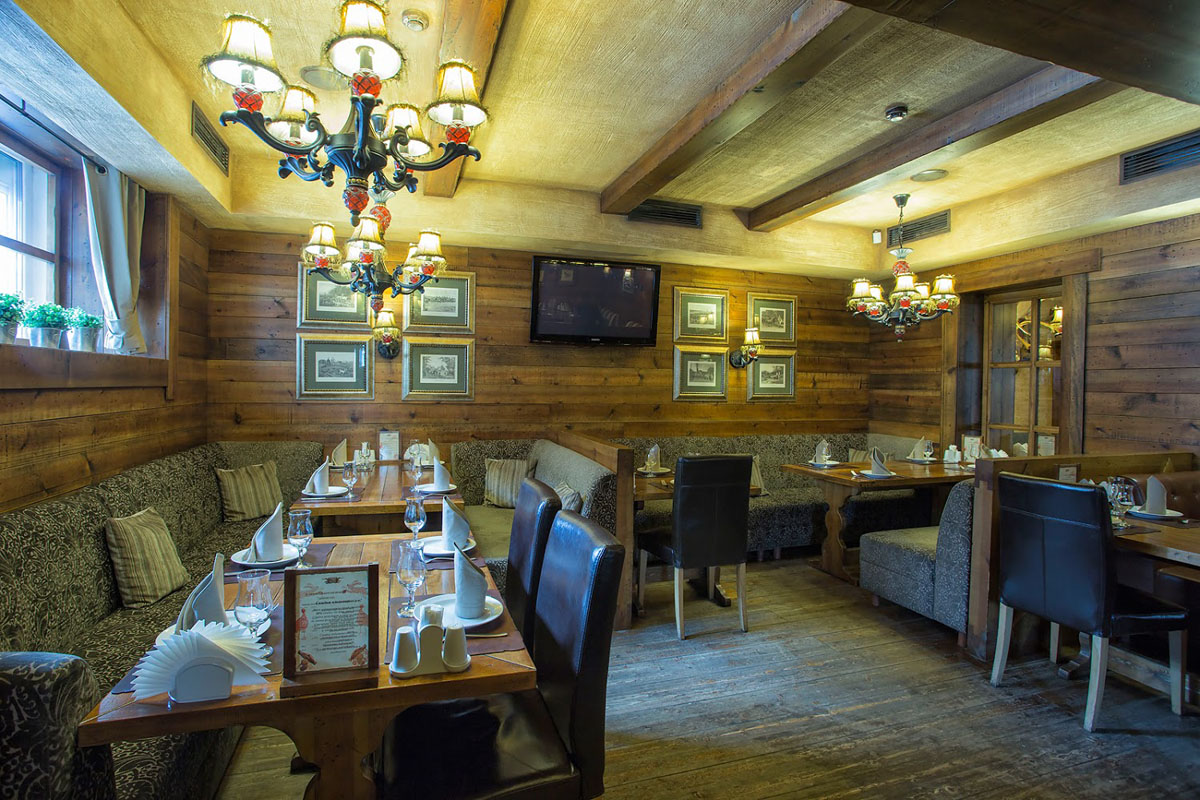 Основной зал — Барак