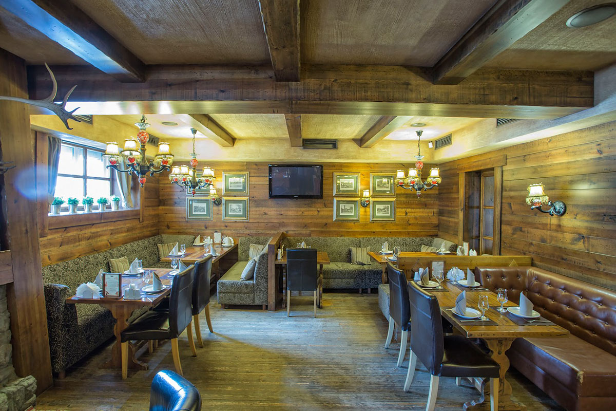 Основной зал — Барак