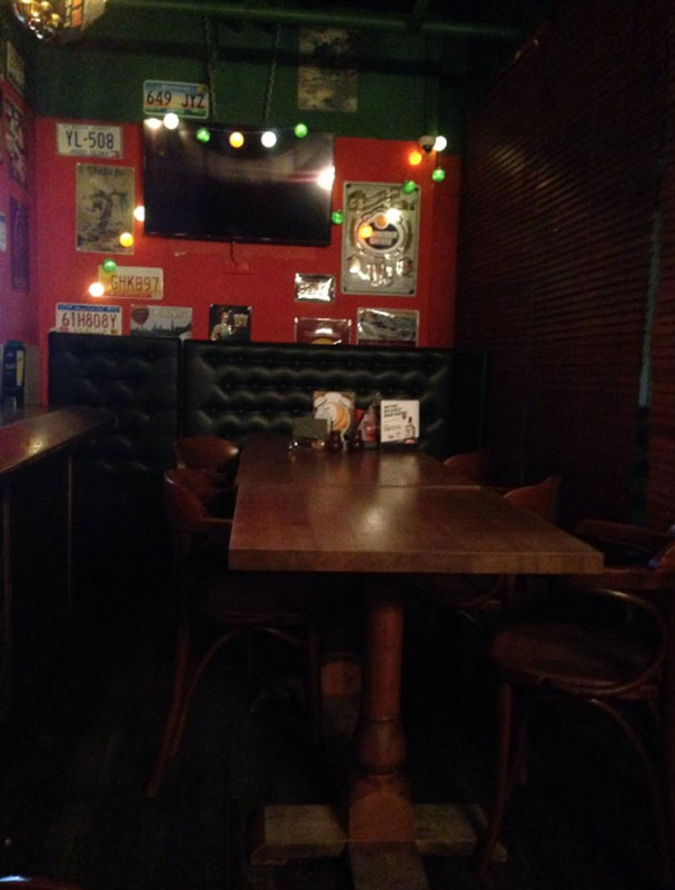 Основной зал — Clever Irish Pub