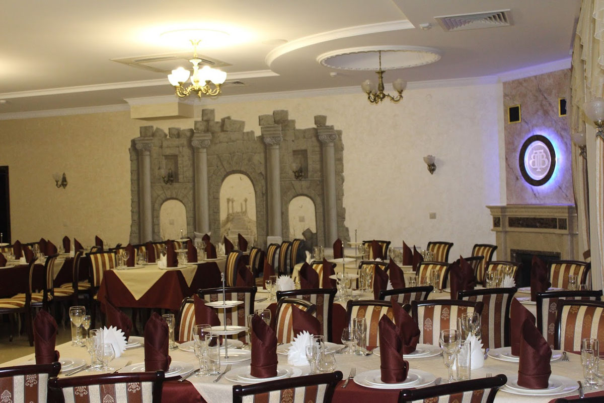 Основной зал — Empire